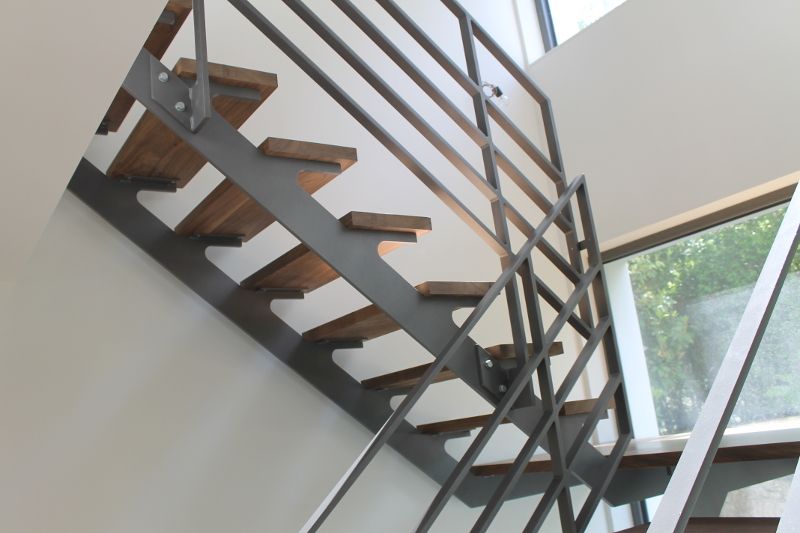 Escalier en inox et bois